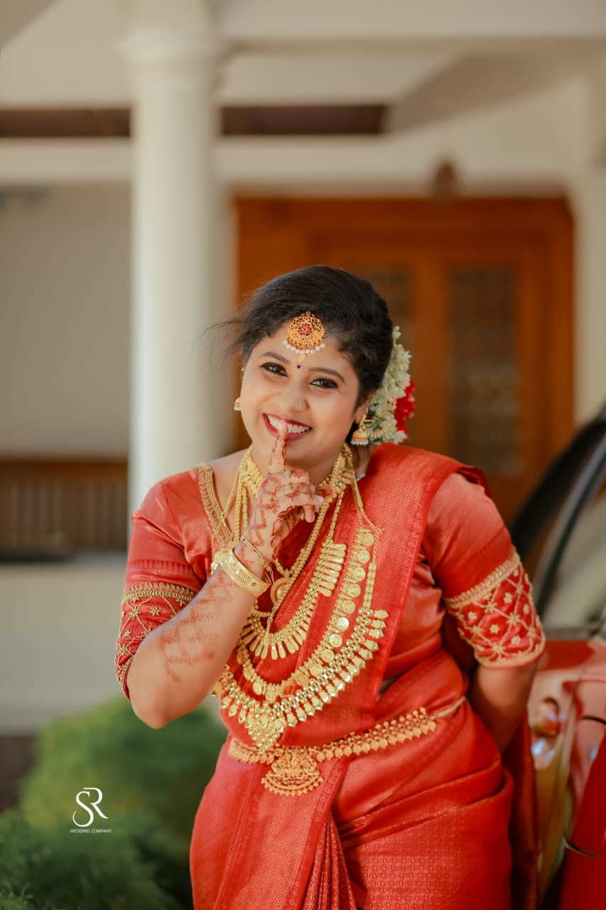 TOUCH N SHINE BEAUTY PARLOUR ARIYALLUR
