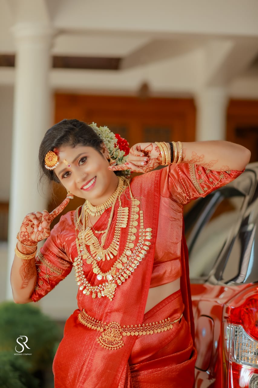 TOUCH N SHINE BEAUTY PARLOUR ARIYALLUR
